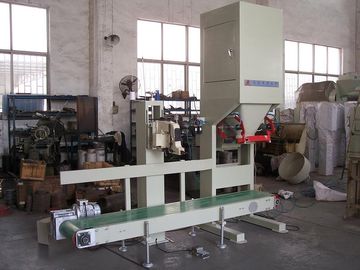 Horizontal Fertilizer Packing Machine , Automatic Weighing And Bagging Equipment