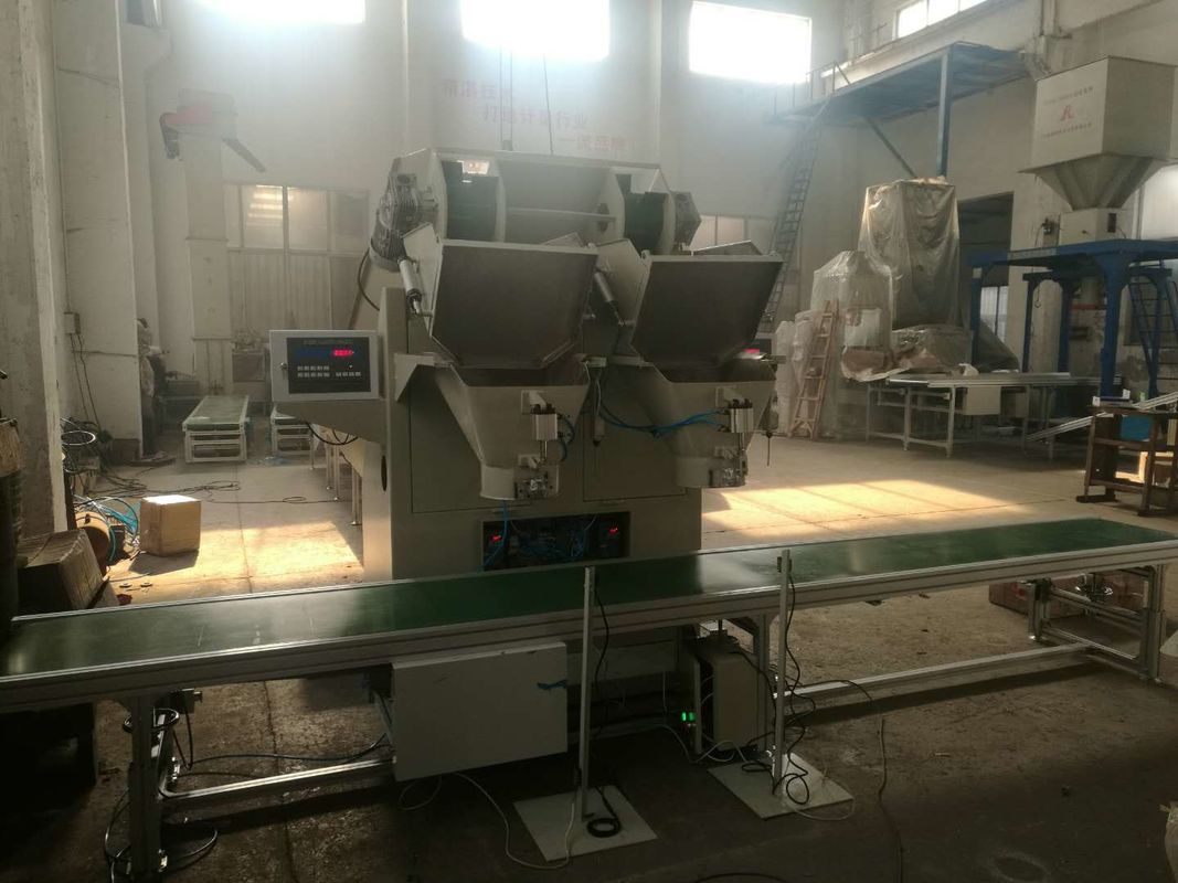 700 Bags Potato Bagger Machine , Potato Packaging Equipment With Bagging Scale