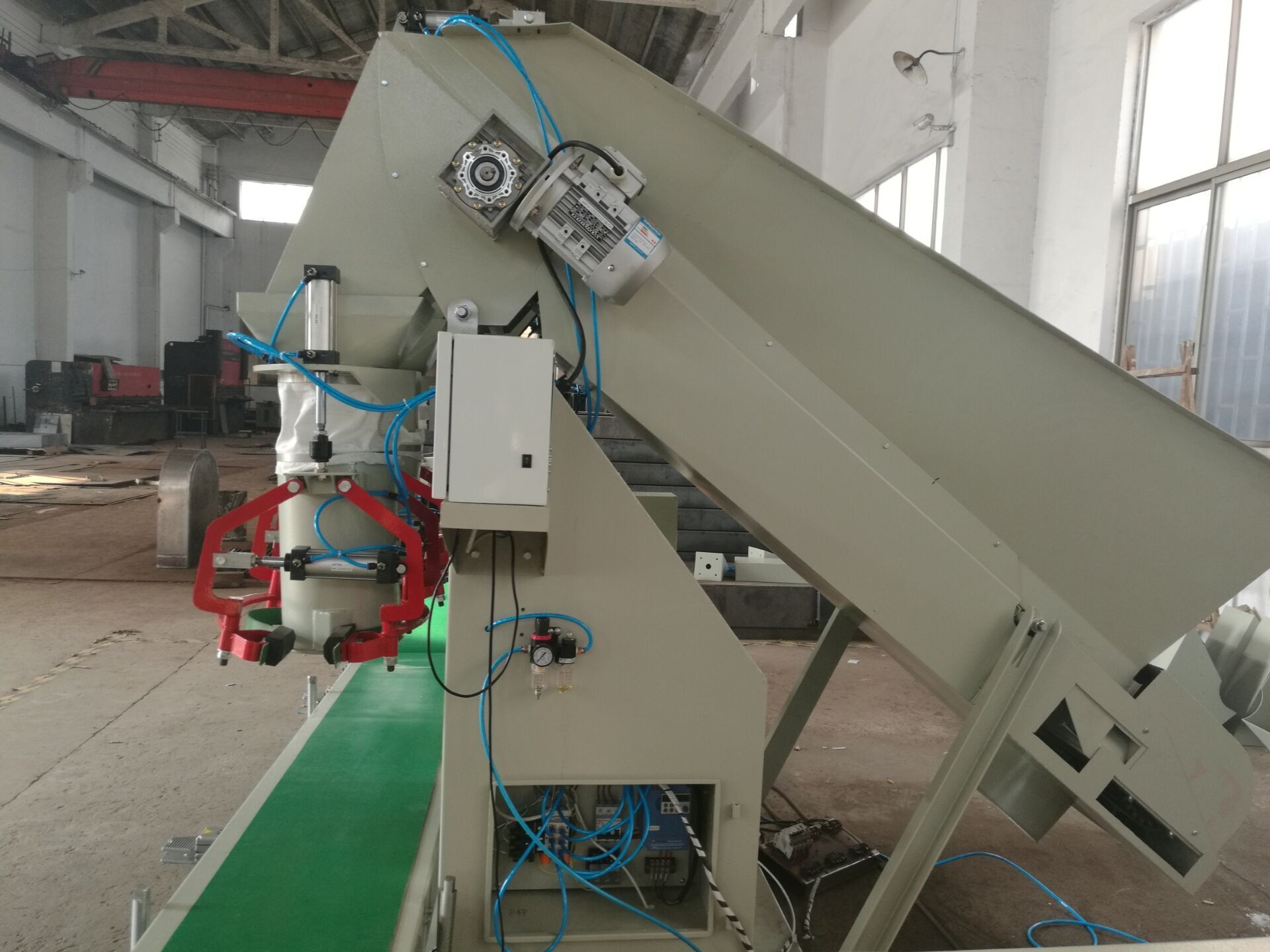 High Capacity Auto Bagging Machines with Automatic Conveyor Belt